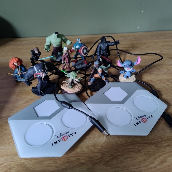 Disney Infinity Game For XBox Characters & Play Platform Only Hulk Venom Stitch - Picture 8 of 8